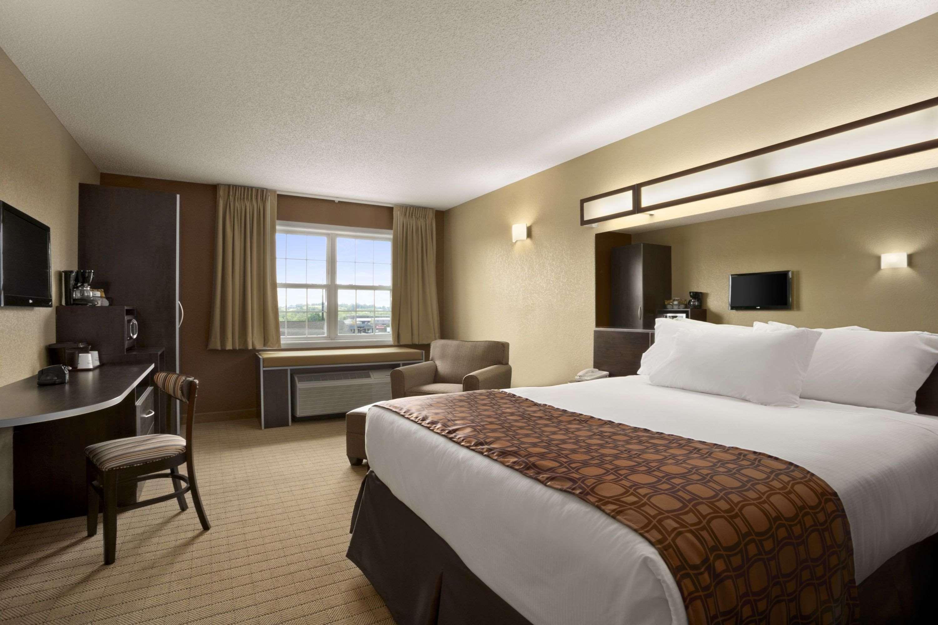 Microtel Inn & Suites By Wyndham Mineral Wells/Parkersburg Eksteriør billede
