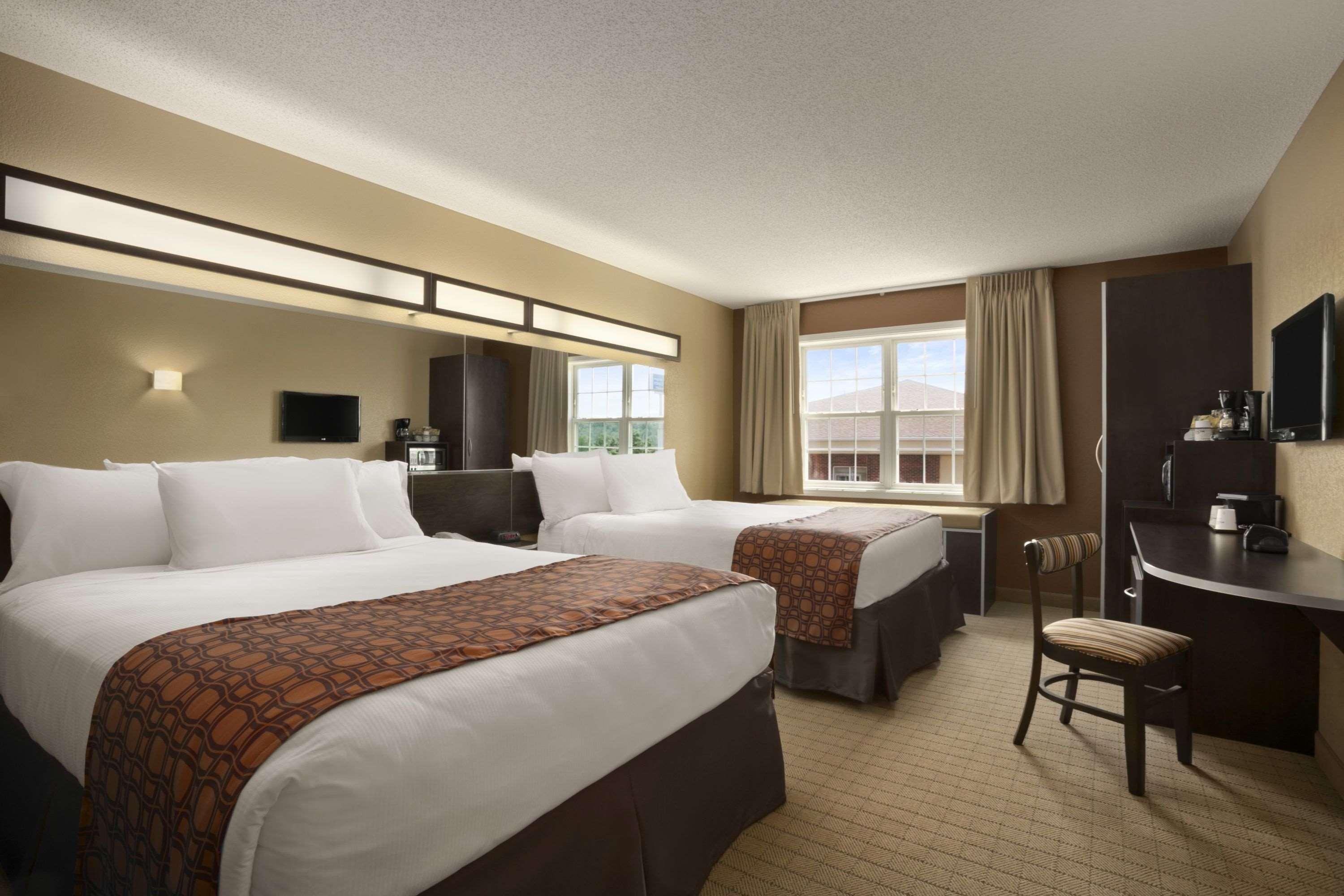 Microtel Inn & Suites By Wyndham Mineral Wells/Parkersburg Eksteriør billede