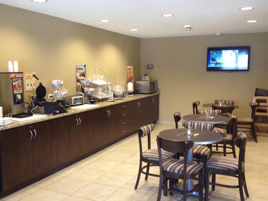 Microtel Inn & Suites By Wyndham Mineral Wells/Parkersburg Eksteriør billede