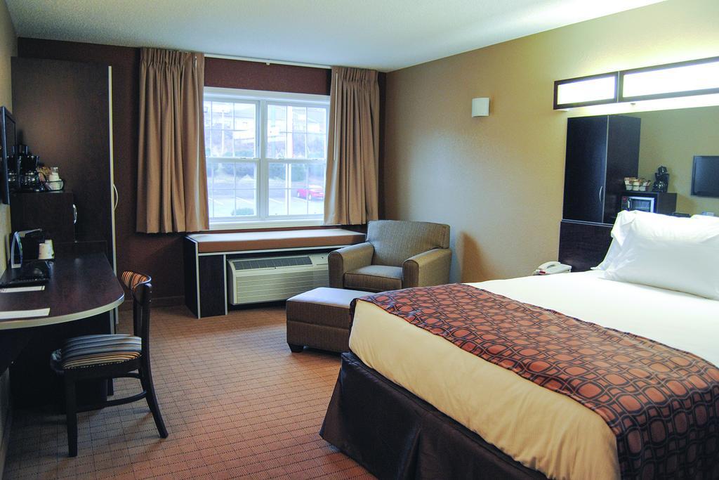 Microtel Inn & Suites By Wyndham Mineral Wells/Parkersburg Eksteriør billede