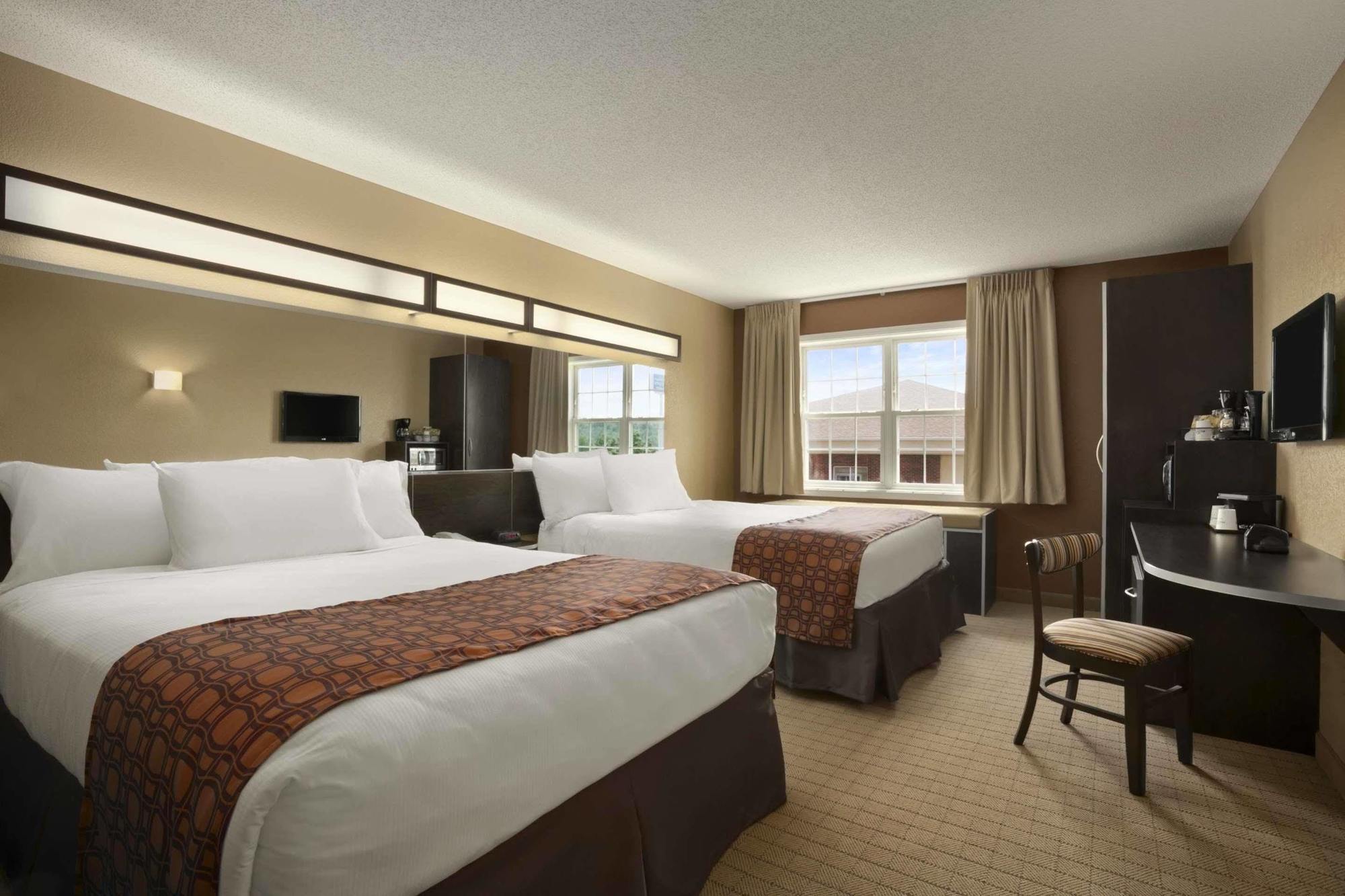 Microtel Inn & Suites By Wyndham Mineral Wells/Parkersburg Eksteriør billede