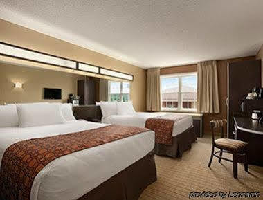 Microtel Inn & Suites By Wyndham Mineral Wells/Parkersburg Eksteriør billede